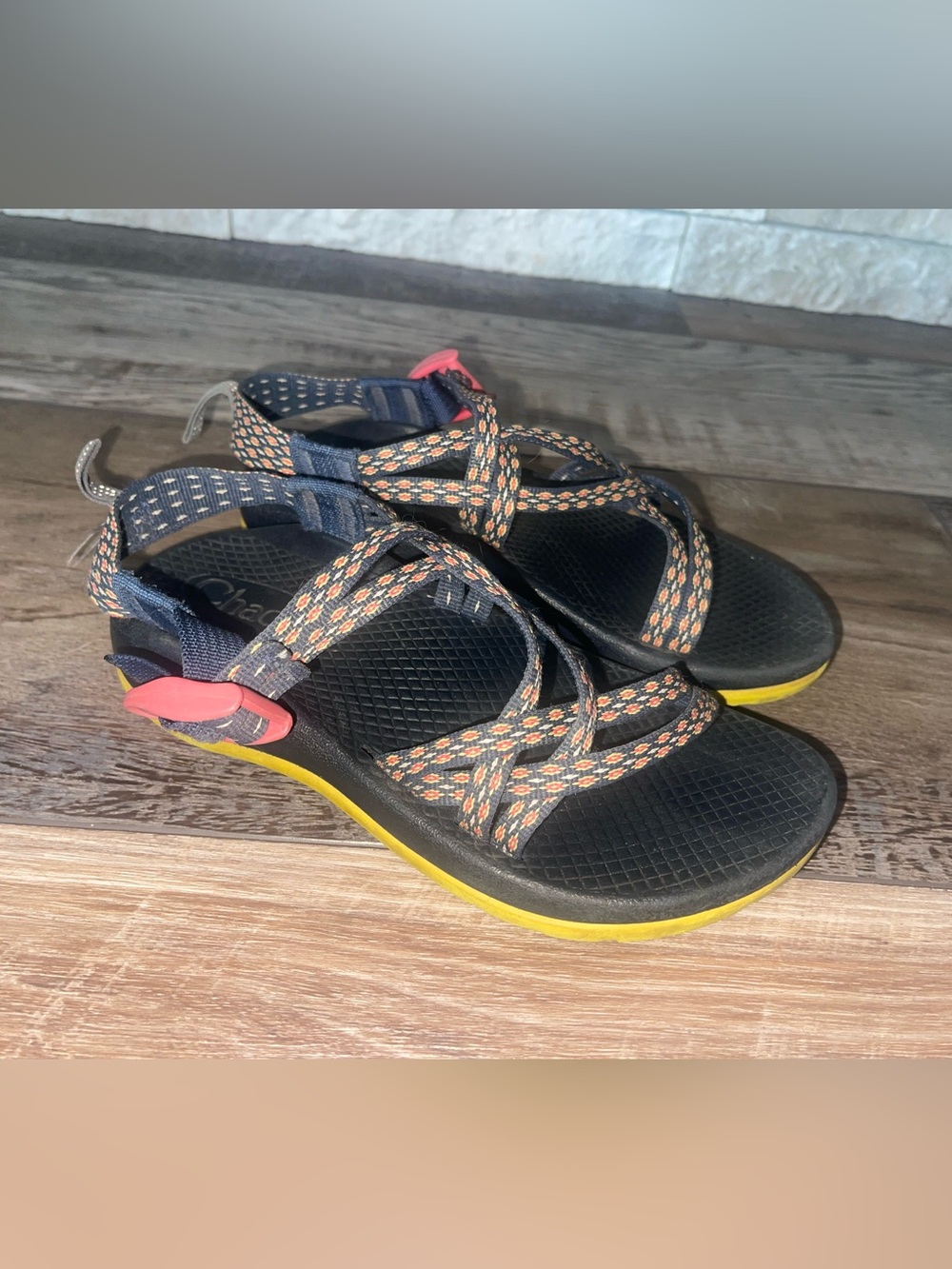 Chaco ZX/1 Ecotread Girls Kid's/Junior Sandals Black Yellow Crest Citrus Size 2
